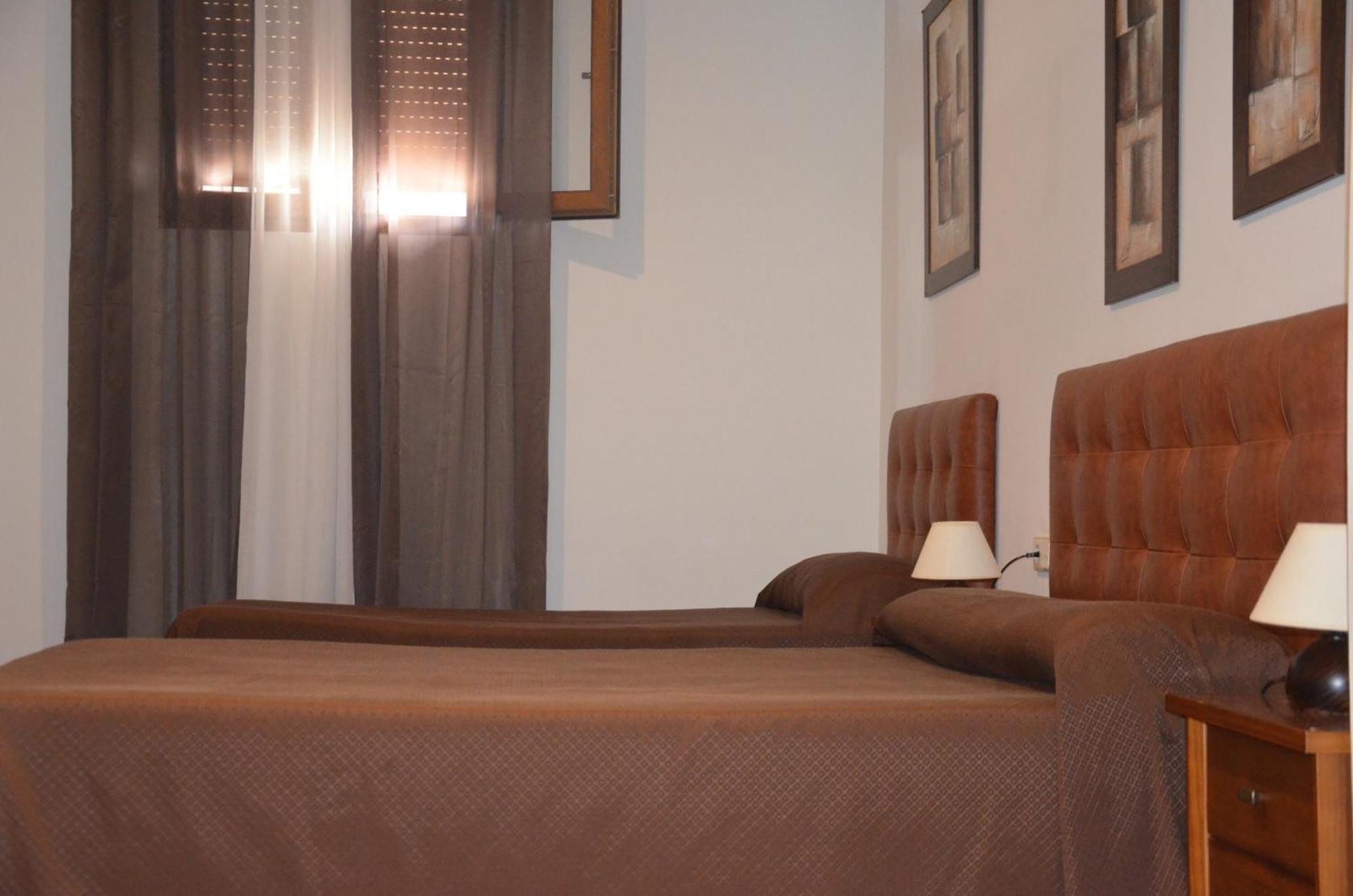 אליקאנטה Hostal Mont Royal מראה חיצוני תמונה