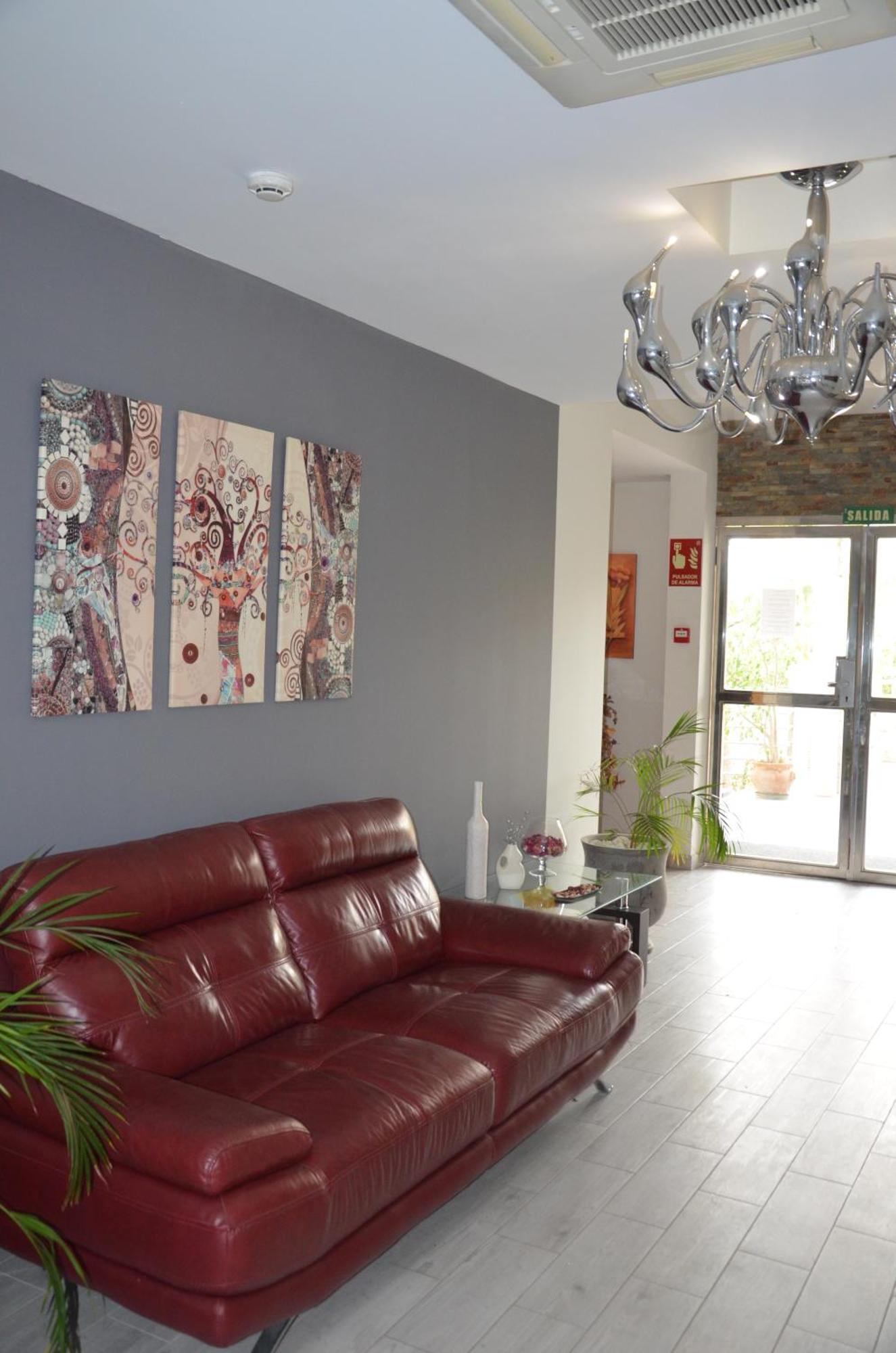 אליקאנטה Hostal Mont Royal מראה חיצוני תמונה