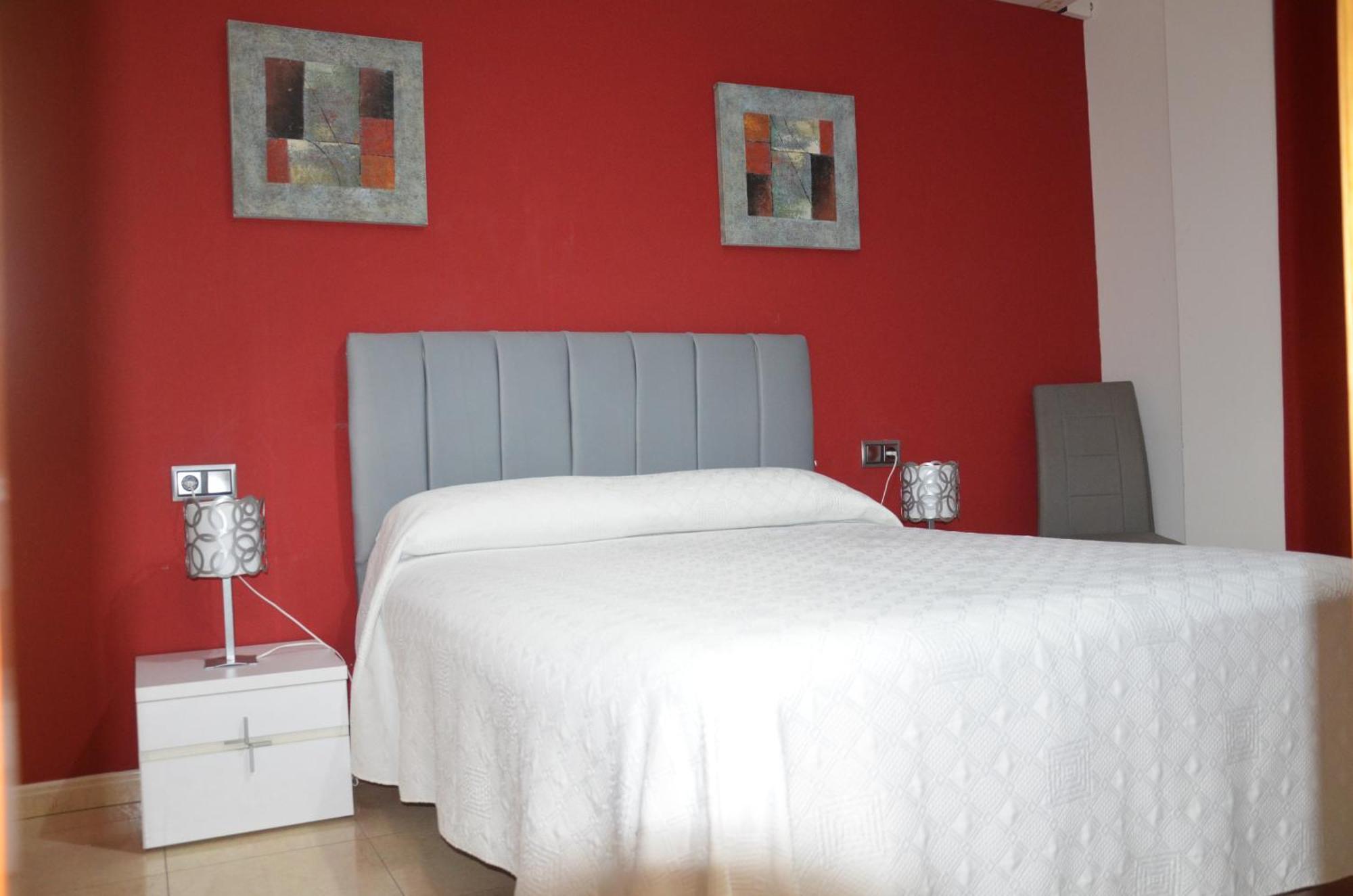 אליקאנטה Hostal Mont Royal מראה חיצוני תמונה