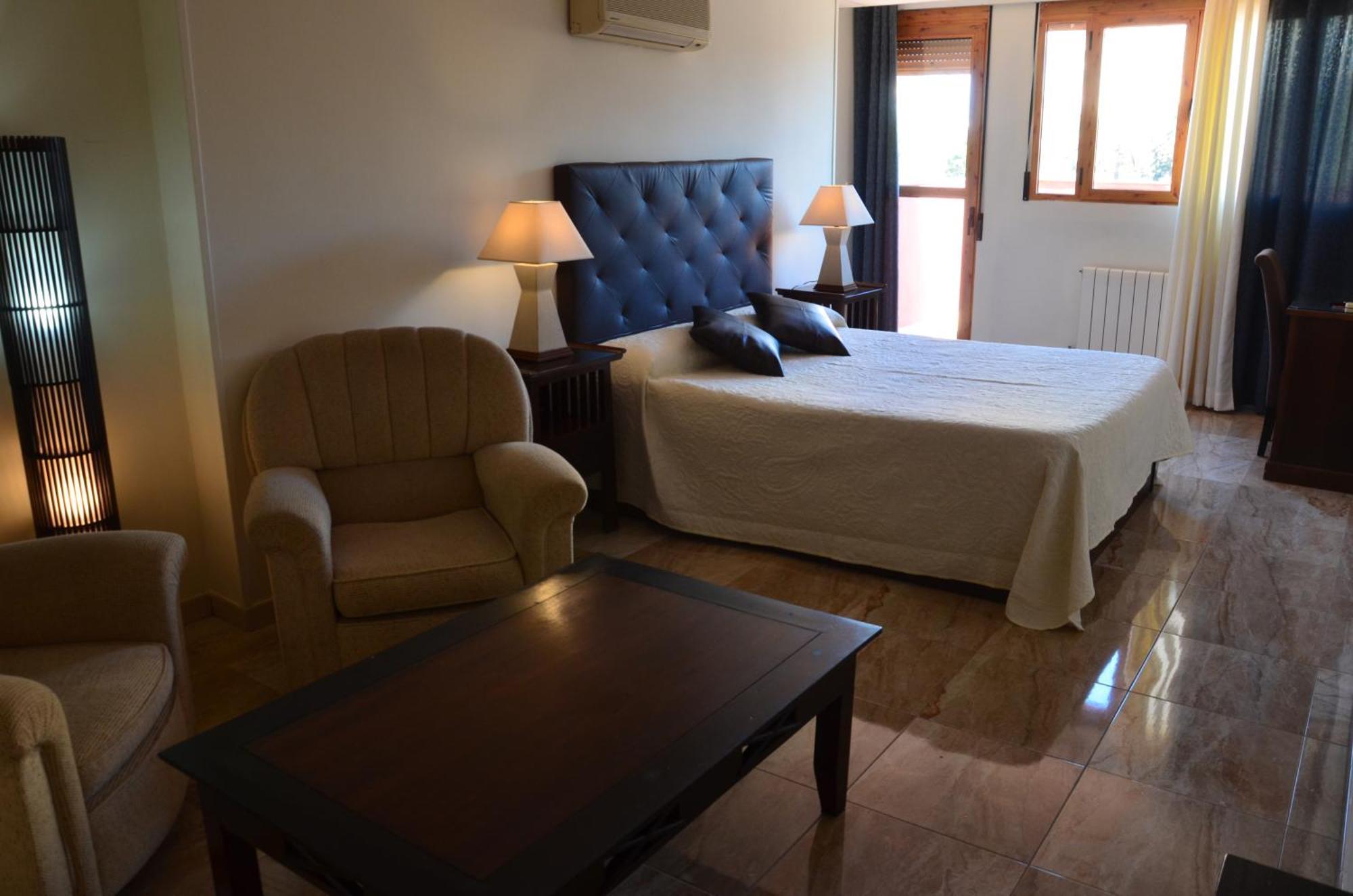 אליקאנטה Hostal Mont Royal מראה חיצוני תמונה