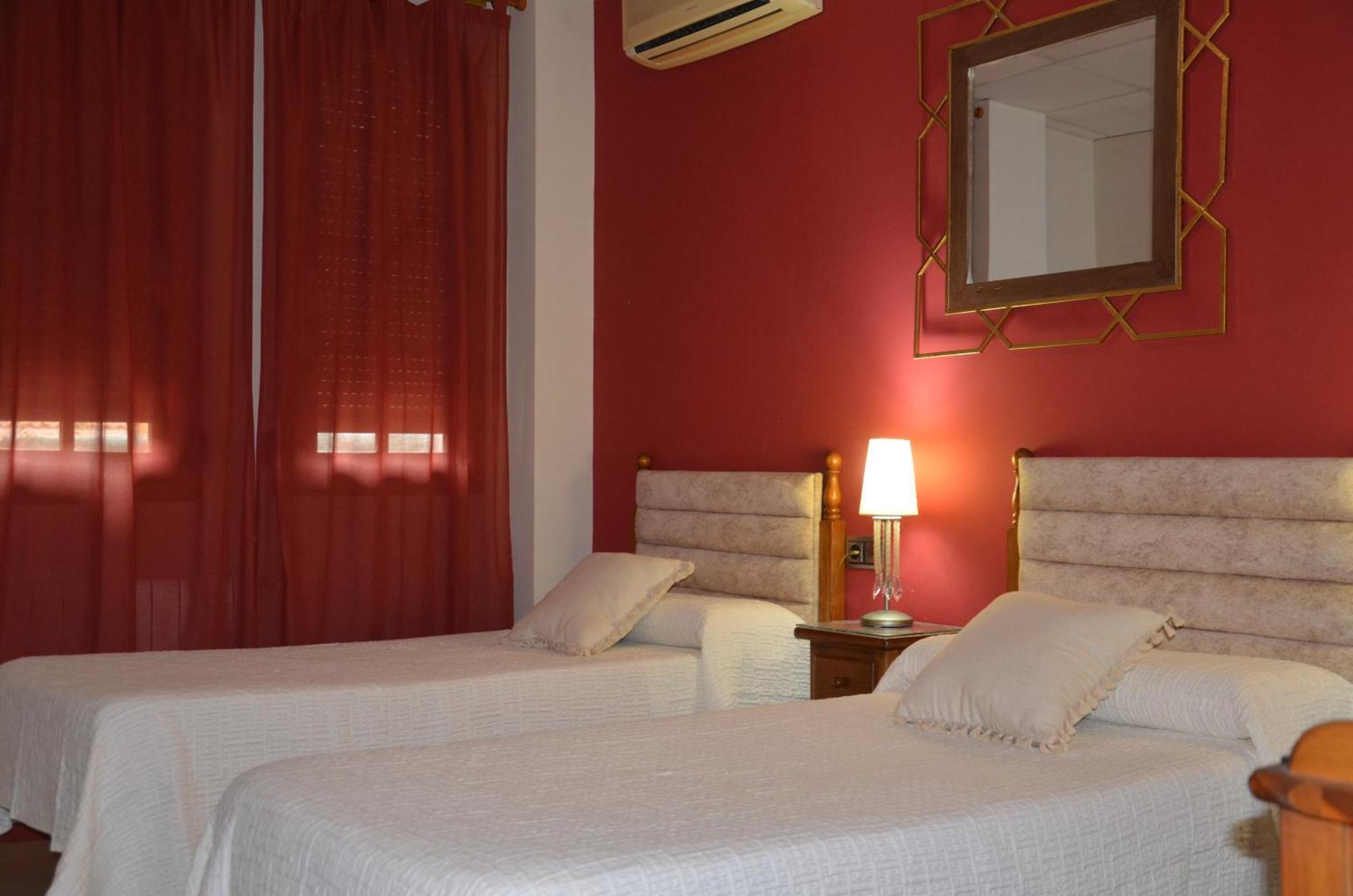 אליקאנטה Hostal Mont Royal מראה חיצוני תמונה