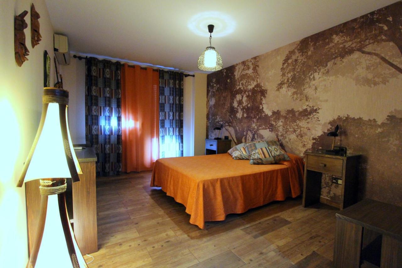 אליקאנטה Hostal Mont Royal מראה חיצוני תמונה